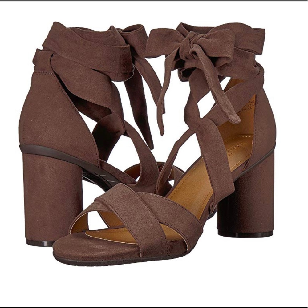 KENNETH COLE ANKLE WRAP BLOCK HEEL SANDAL 💞
